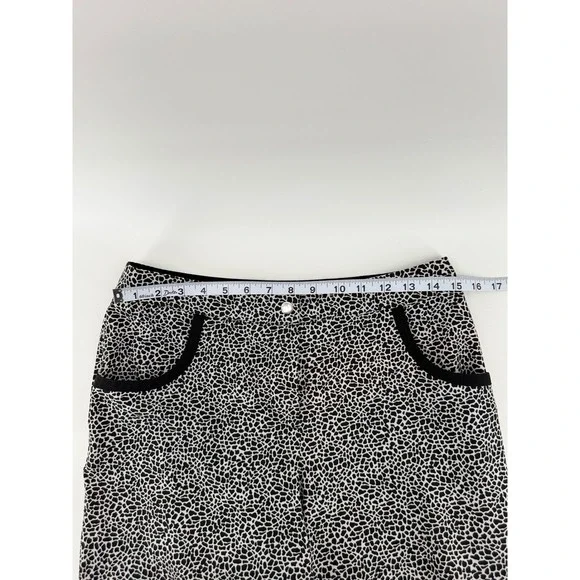 Weekends by Chicos Women 0 Black White Animal Print Capri Pants Stretch Summer - Picture 9 of 13